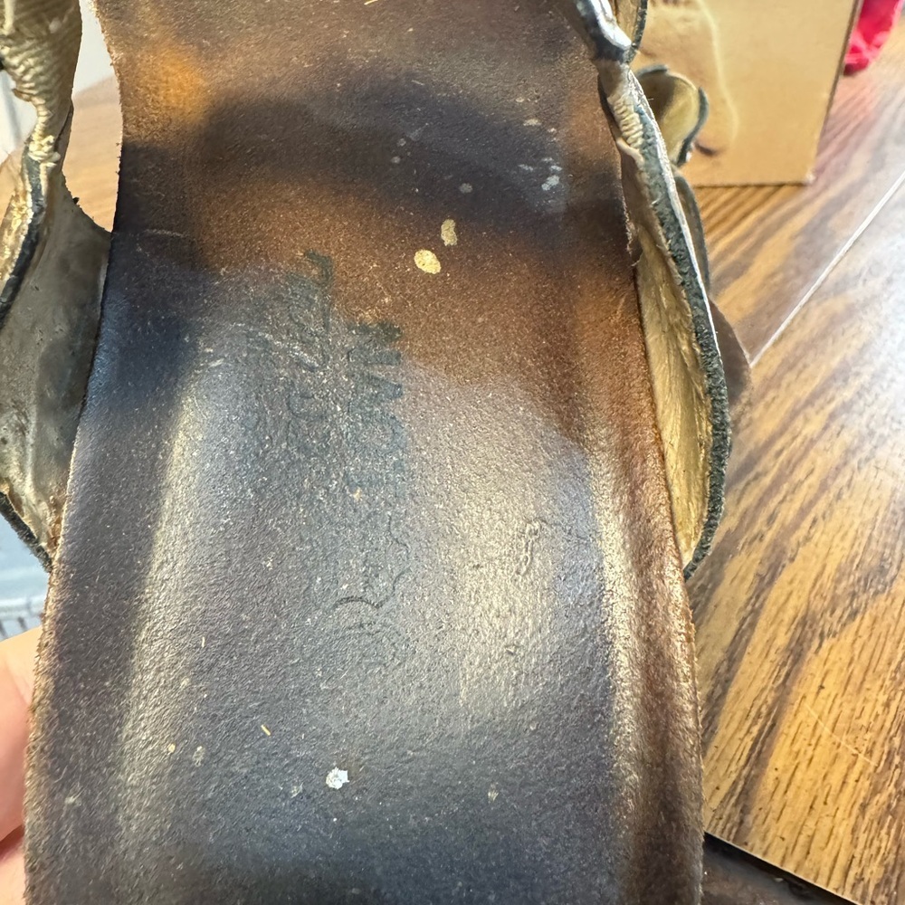 Naot Women’s Metallic Slide Sandals with Gem Accents.‎ Size 39 - US size 8 - Picture 10 of 11